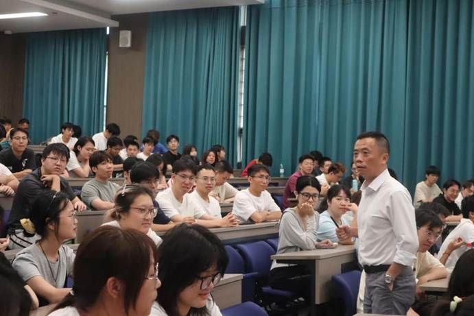 40267c082240a1810fba2faf3277baf4